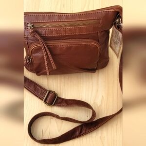 VINTAGE Brown Leather Crossbody Bag.